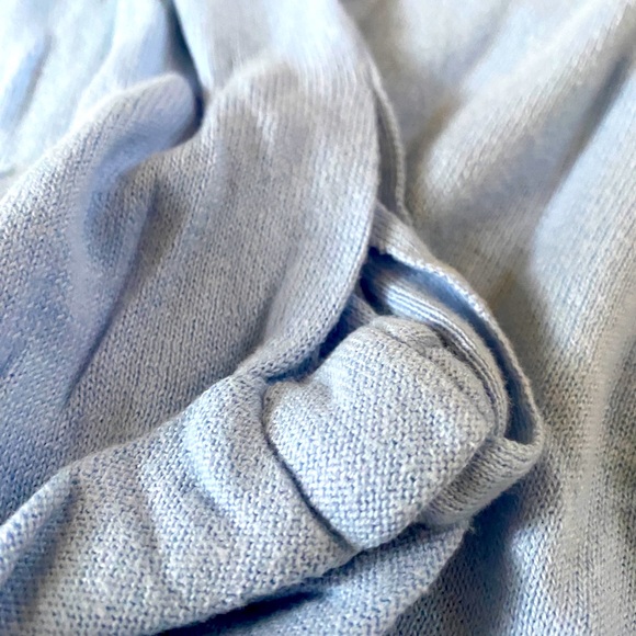 Light blue light weight three-quarter length sleeve sweater - Picture 2 of 5